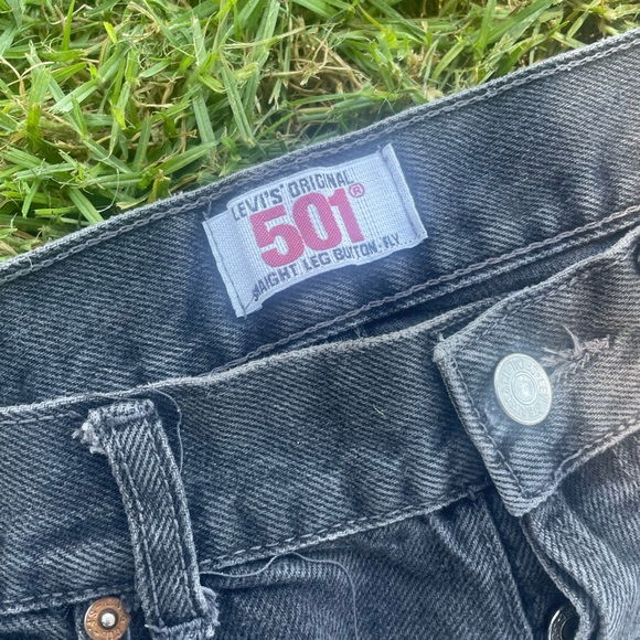 90s Y2K VINTAGE LEVIS 501 DENIM BUTTON FLY BLACK JEANS SPLATTER 36 - Picture 2 of 13